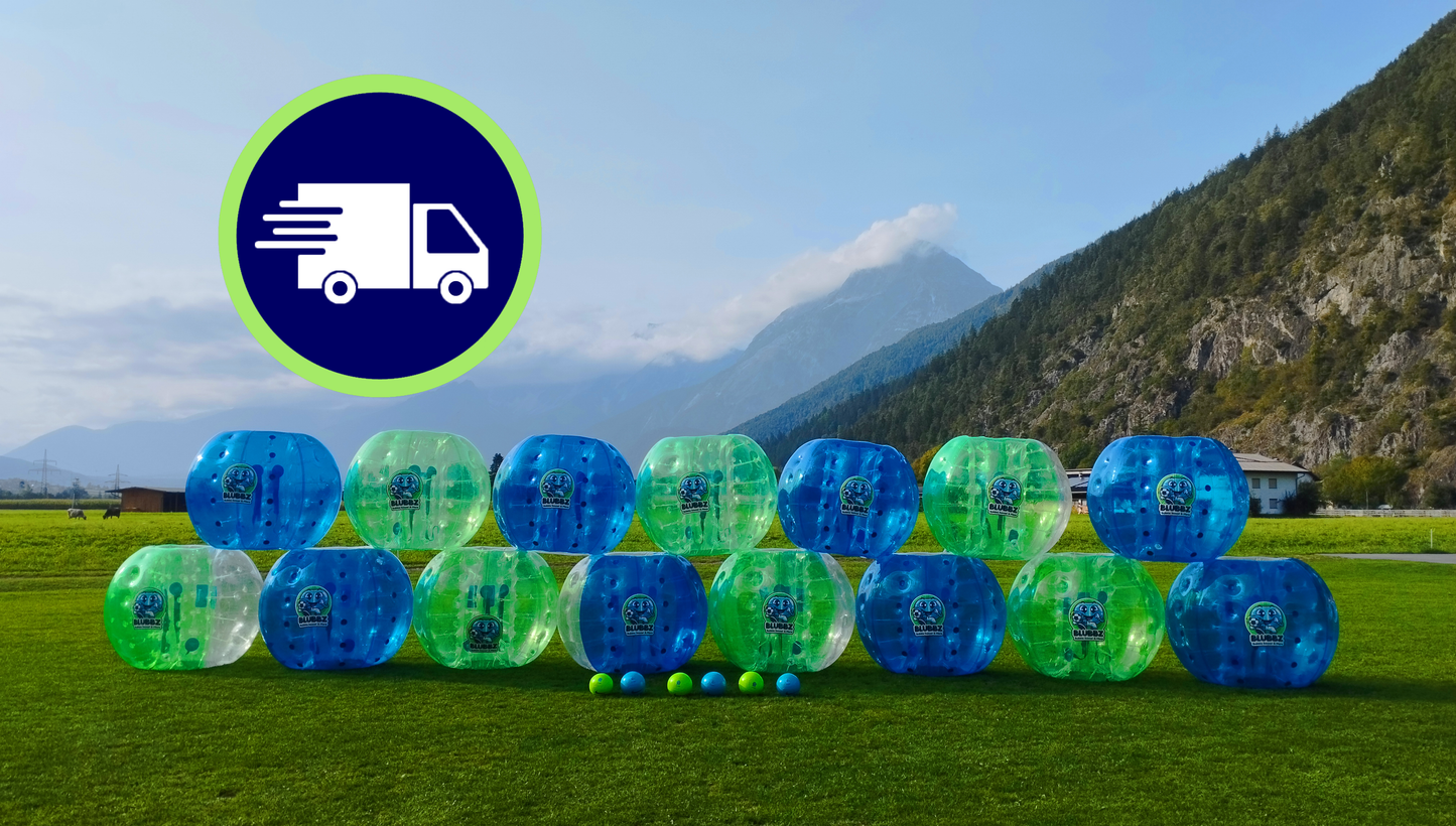Bubble Soccer Pettnau, Tirol, Österreich. Ausrüstung der Fußball Freizeitaktivität Frontansicht mit Lieferwagen Symbol